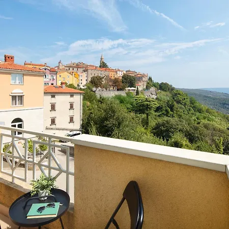 Navona * Labin (Istria)